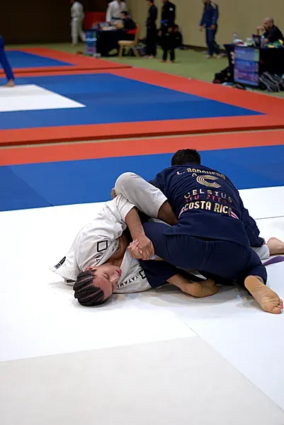 Combate de Jiu-Jitsu con gi Combate de Jiu-Jitsu con gi — LigaBJJ CR Summer 2025, Costa Rica
