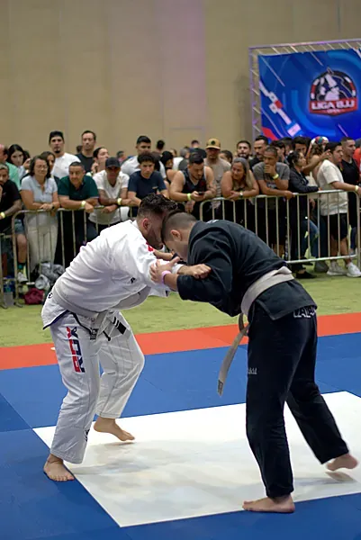 Combate de Jiu-Jitsu con gi Combate de Jiu-Jitsu con gi — LigaBJJ CR Winter 2025, Costa Rica