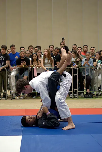 Combate de Jiu-Jitsu con gi Combate de Jiu-Jitsu con gi — LigaBJJ CR Winter 2025, Costa Rica
