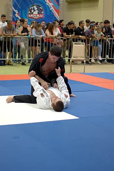 Combate de Jiu-Jitsu con gi Combate de Jiu-Jitsu con gi — LigaBJJ CR Winter 2025, Costa Rica